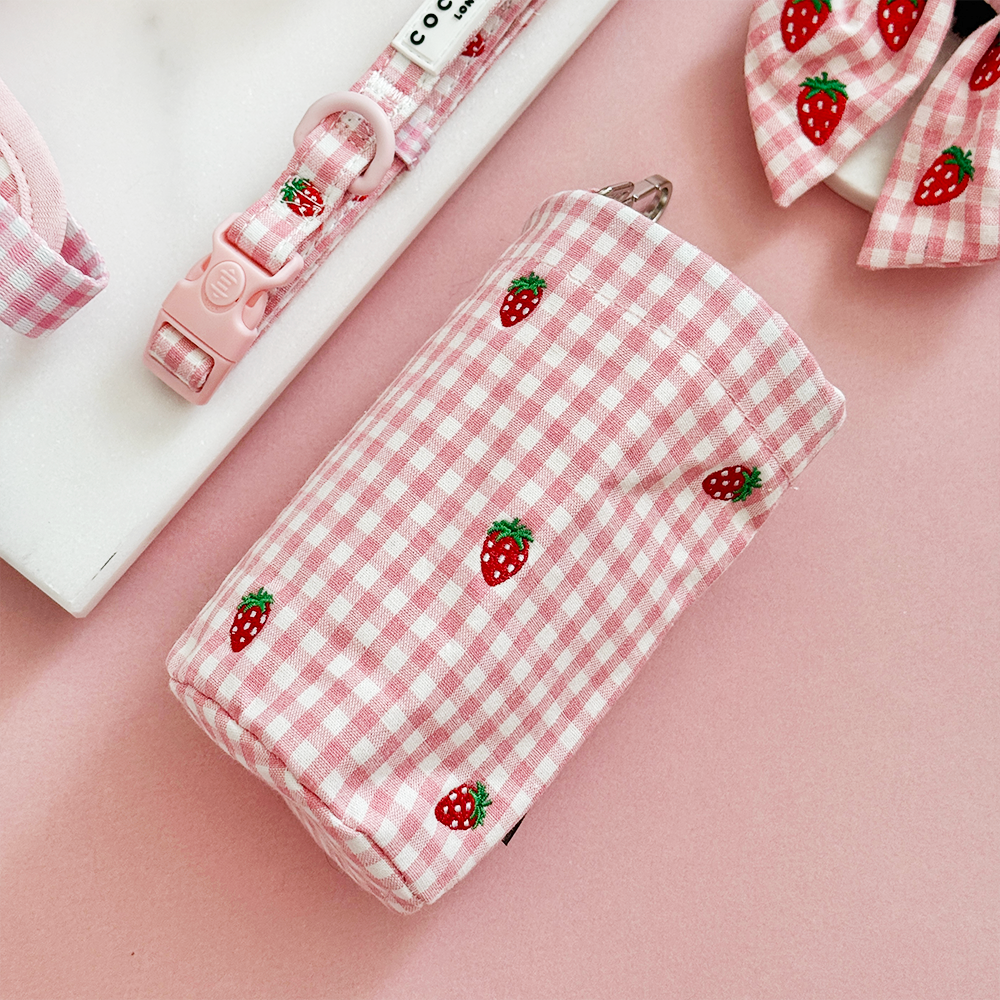 Strawberry Picnic Pup - Godbitpose med snøring