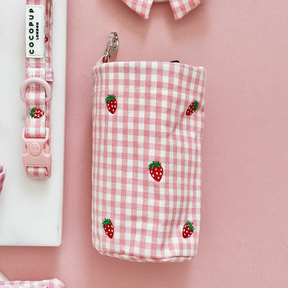 Strawberry Picnic Pup - Godbitpose med snøring