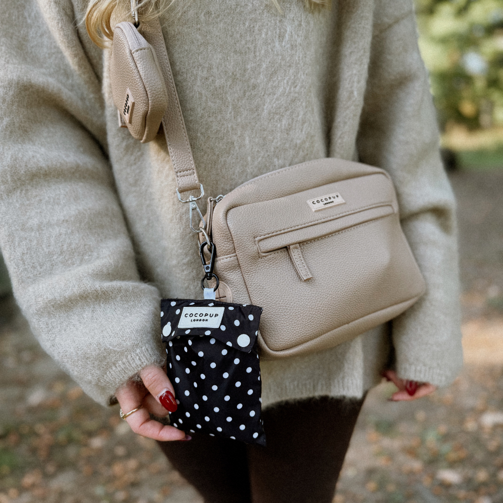 Black Polka Dot - Regnjakke til hund