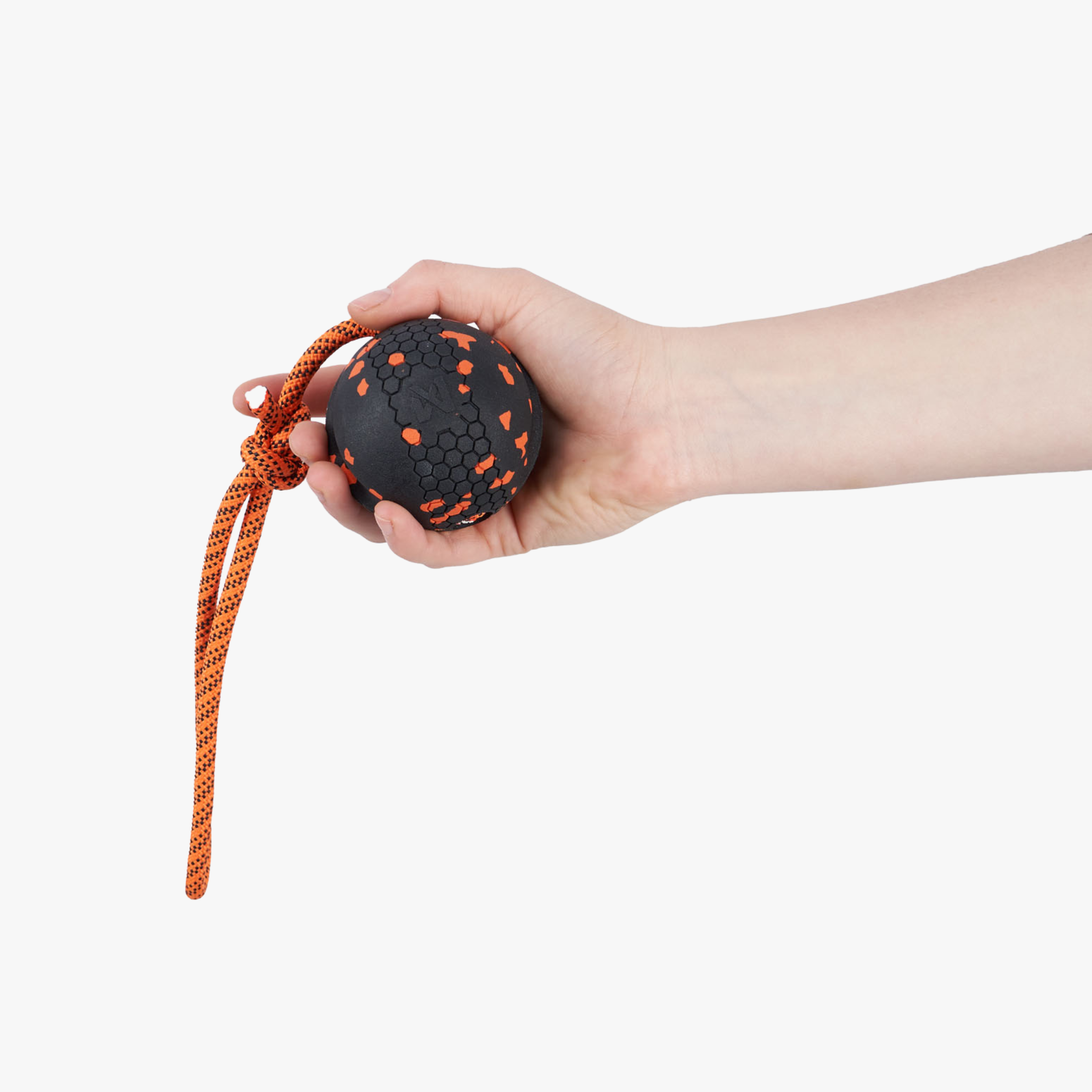 Dog Ball On Rope - Naturgummiball med sterkt tau for drag og apport.