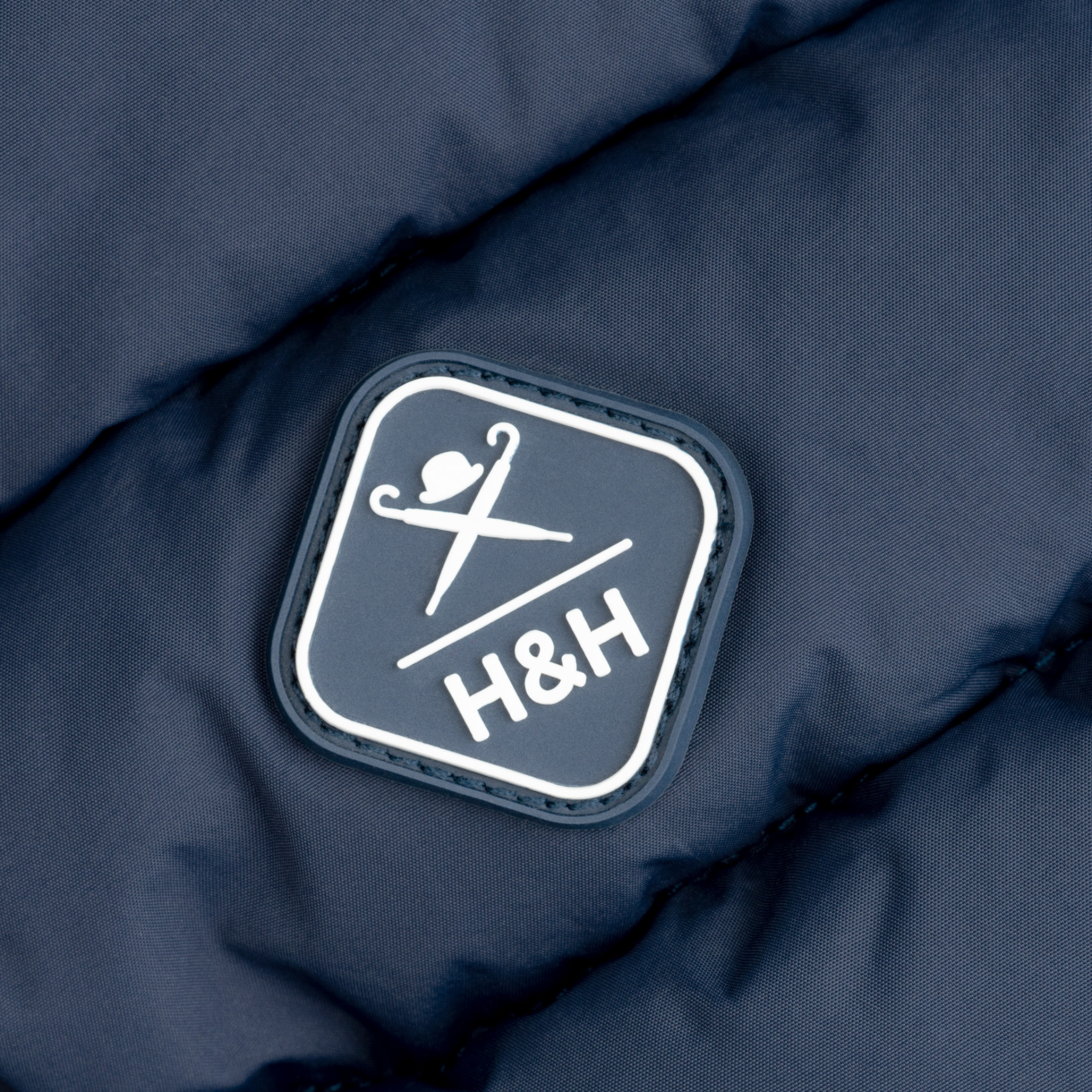 Hackett x Hugo & Hudson – Vendbar hundejakke (Navy & Berry)