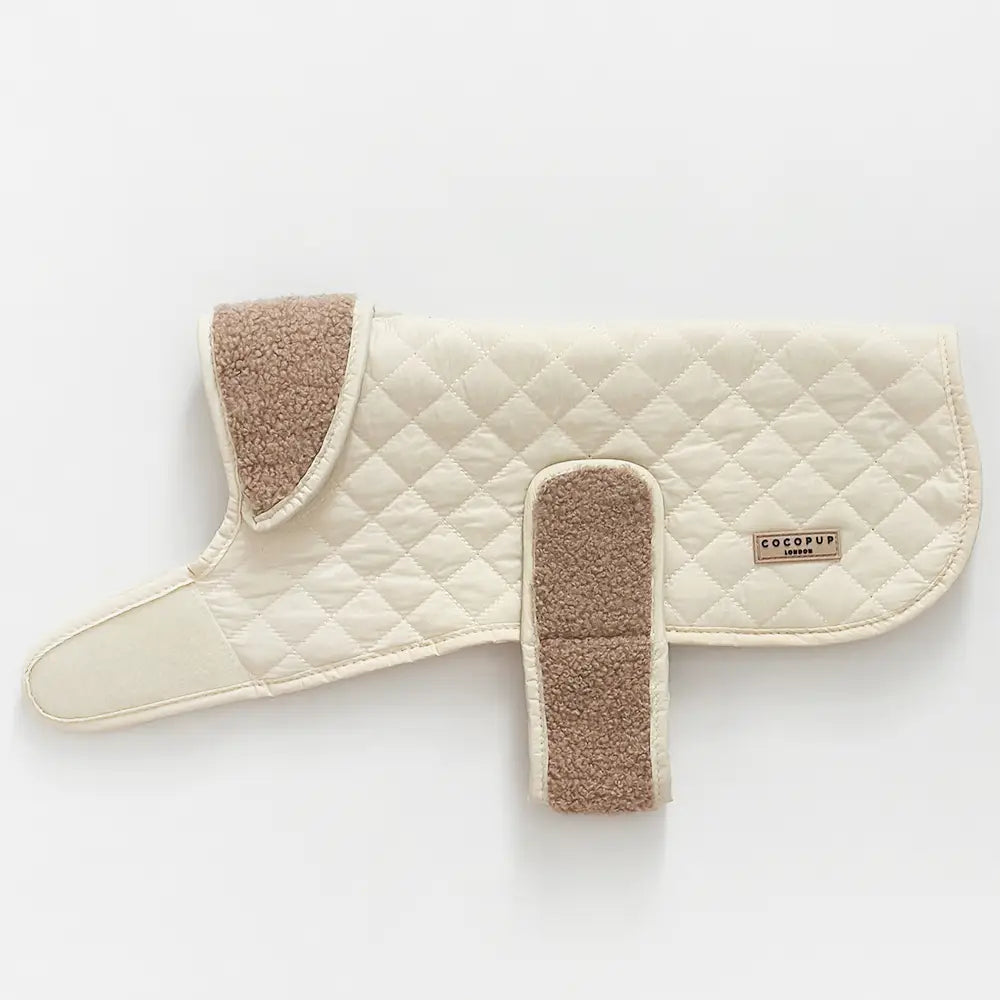 Luxe Quilted Creamy Chai - Vattert hundejakke
