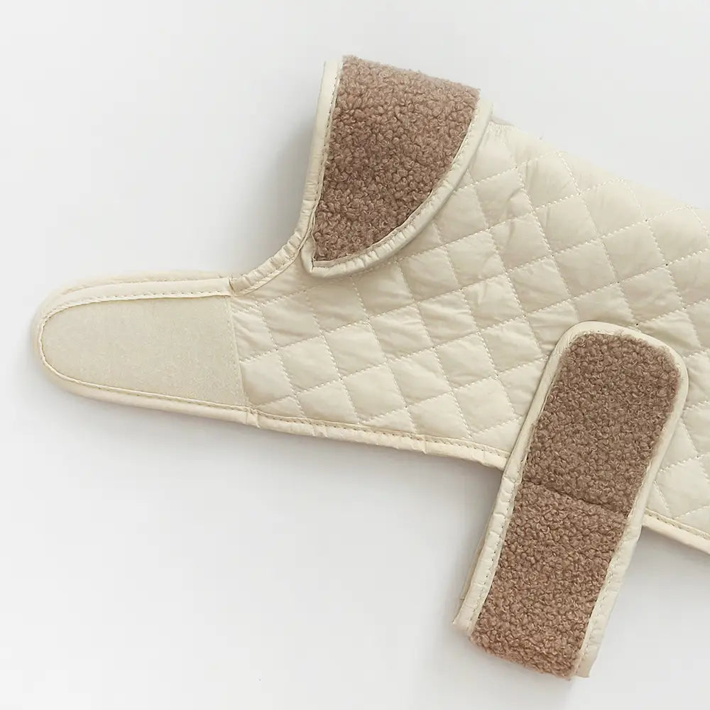 Luxe Quilted Creamy Chai - Vattert hundejakke