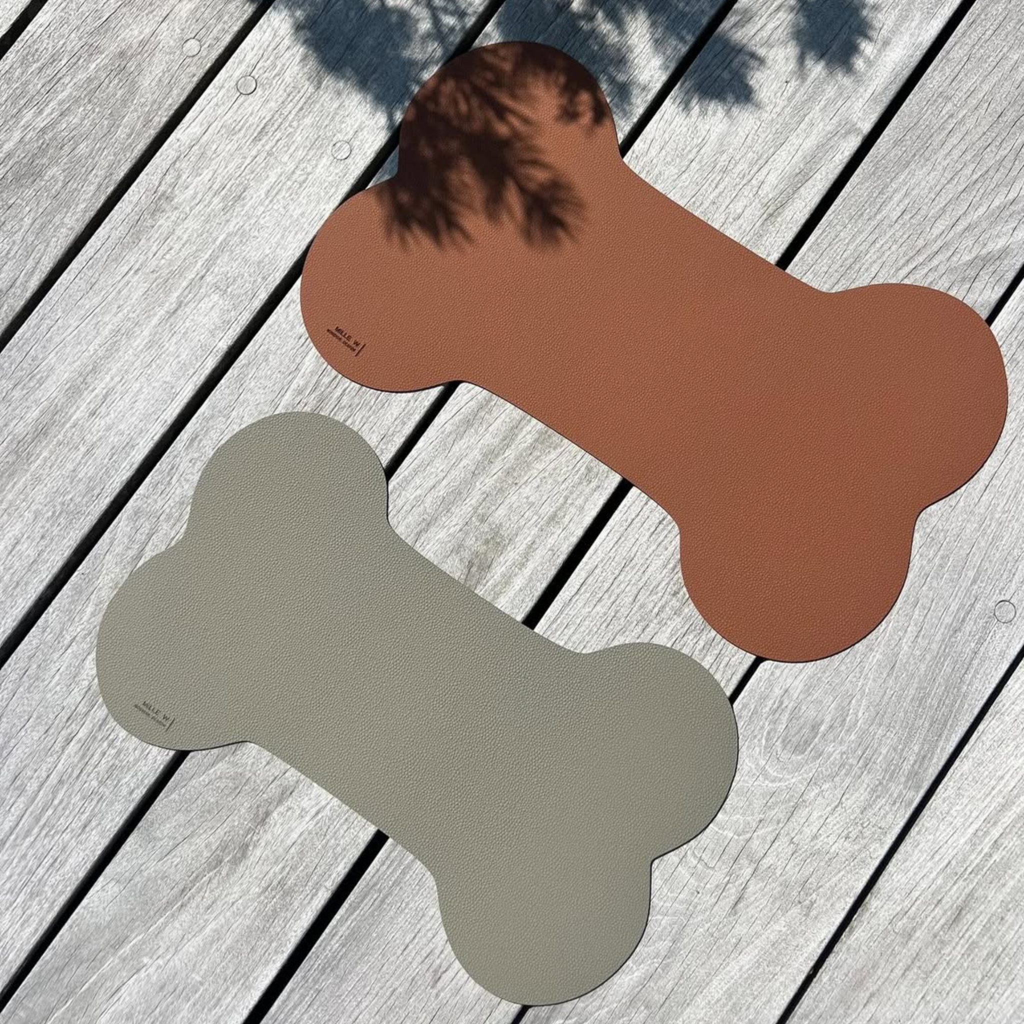 MiLLE Hund – Underlagsbrikke til hundeskåler | Sort